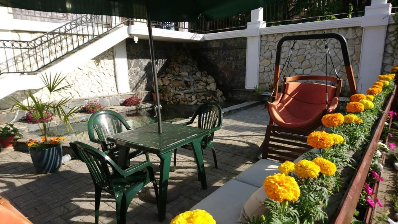 Spa Hotel Karakas Sukhumi Exterior foto